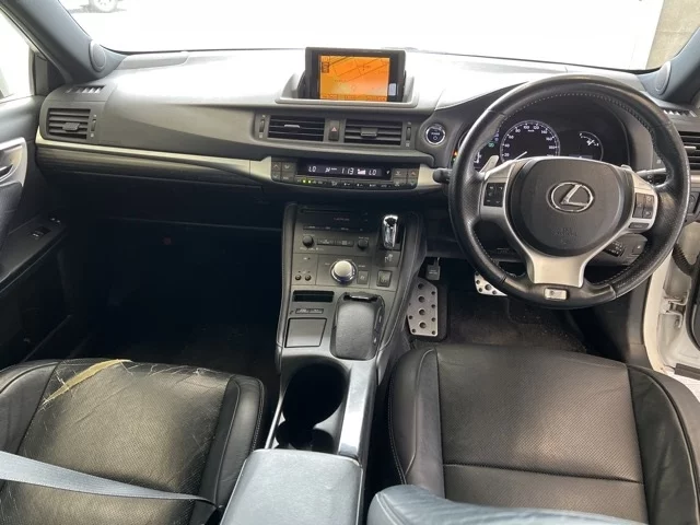 Lexus CT200h  с аукциона в Японии