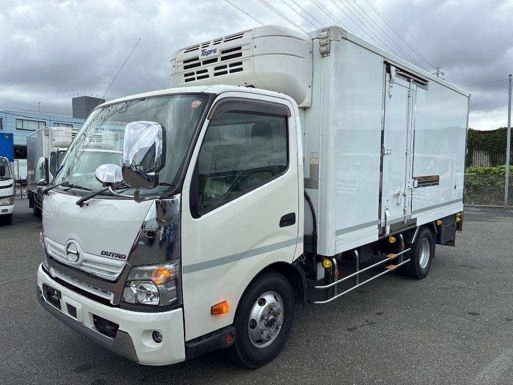 Hino Dutro  с аукциона в Японии