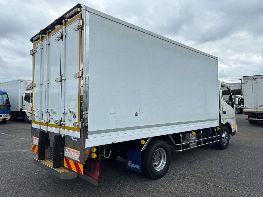 Hino Dutro  с аукциона в Японии