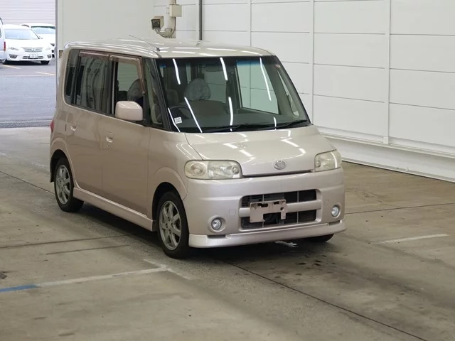 Daihatsu Tanto  с аукциона в Японии