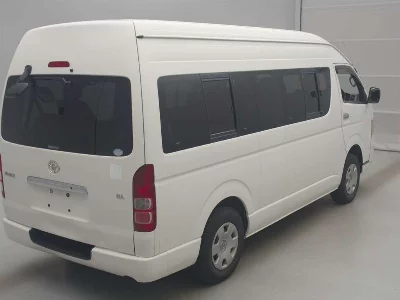 Toyota HiAce Commuter