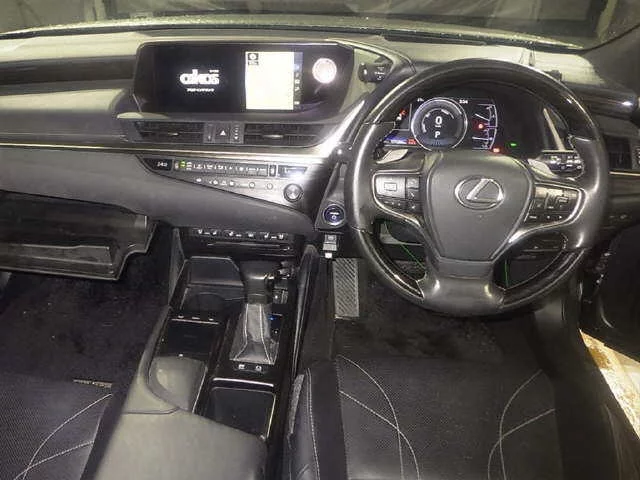 Lexus ES300h  с аукциона в Японии