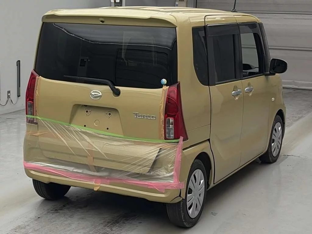 Daihatsu Tanto 2023