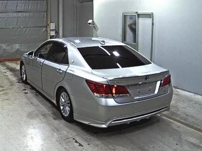 Toyota CROWN HYBRID