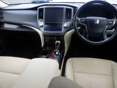 Toyota CROWN HYBRID
