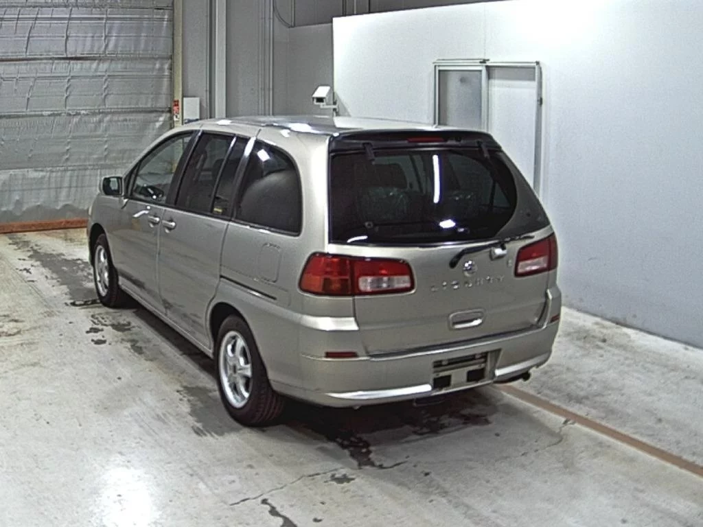 Nissan Liberty  с аукциона в Японии