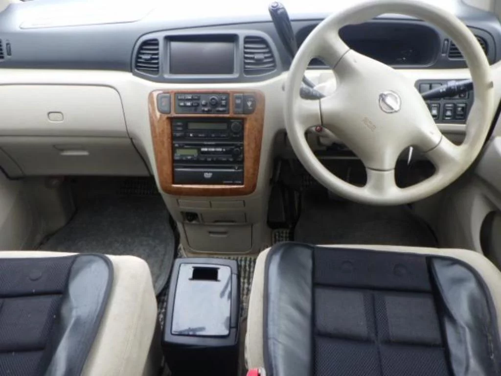 Nissan Liberty  с аукциона в Японии