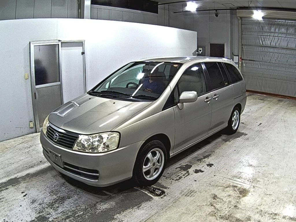 Nissan Liberty  с аукциона в Японии