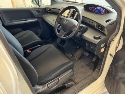 Honda Freed Spike