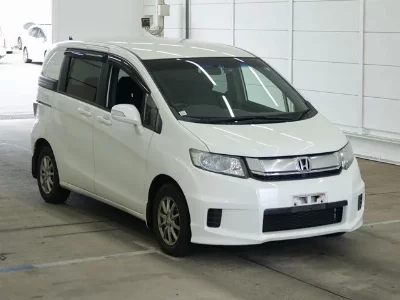 Honda Freed Spike