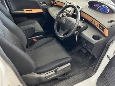 Honda Freed Spike