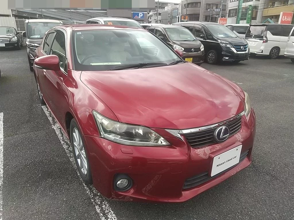 Lexus CT200h  с аукциона в Японии