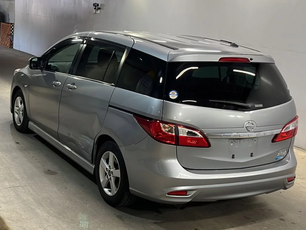 Nissan Lafesta  с аукциона в Японии