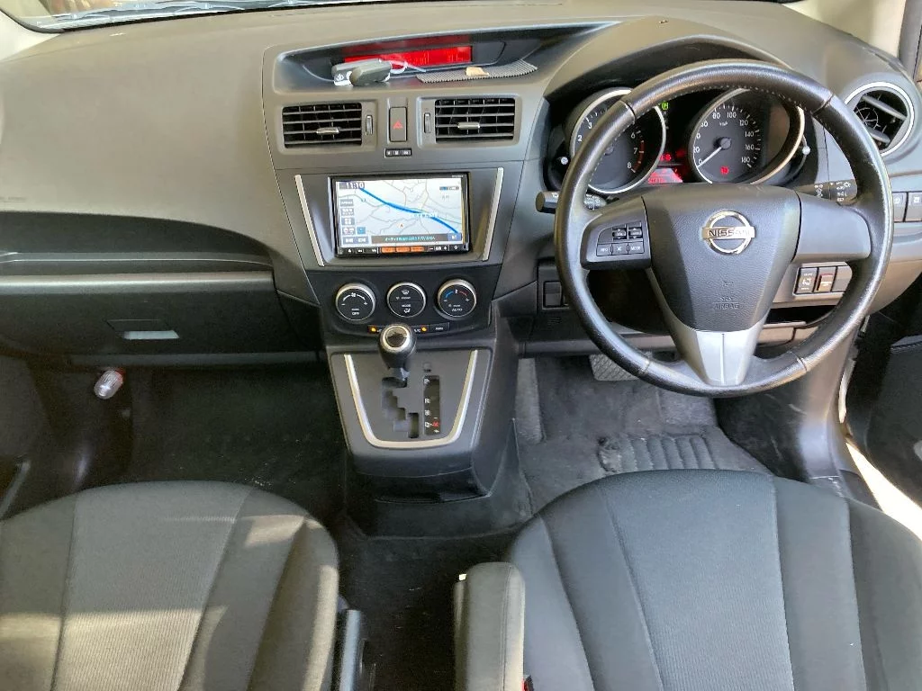 Nissan Lafesta  с аукциона в Японии