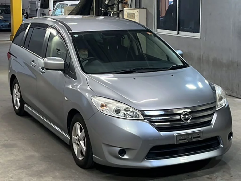 Nissan Lafesta  с аукциона в Японии