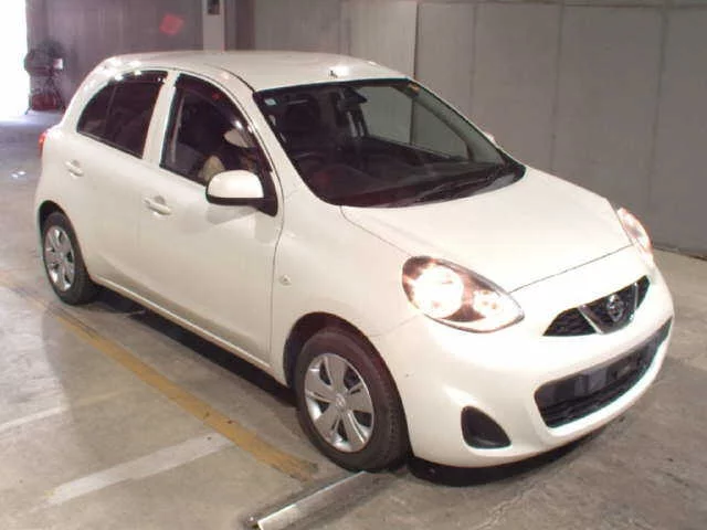 Nissan March  с аукциона в Японии