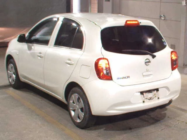 Nissan March  с аукциона в Японии