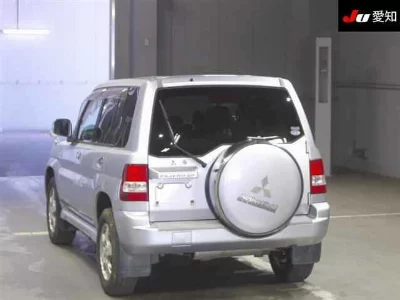 Mitsubishi Pajero iO