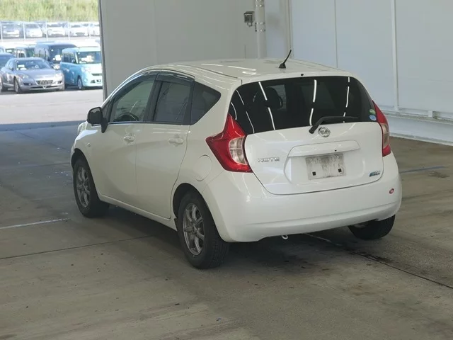 Nissan Note  с аукциона в Японии