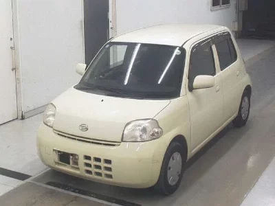 Daihatsu Esse