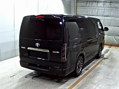 Toyota HiAce Van