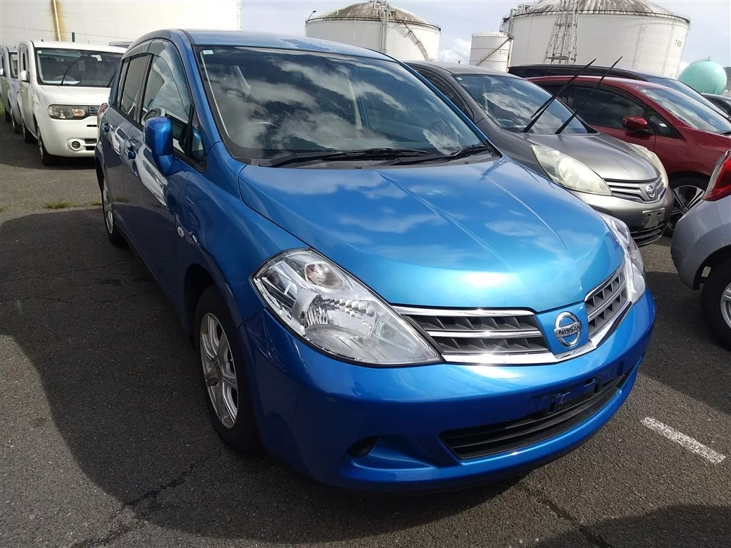 Nissan Tiida  с аукциона в Японии