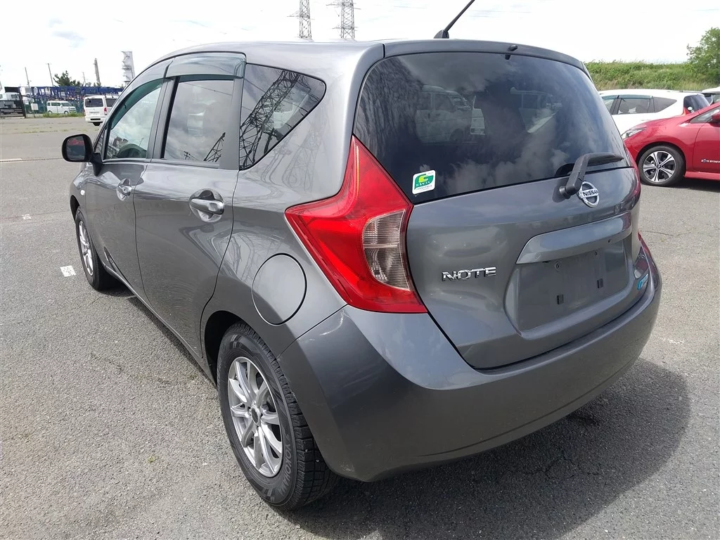 Nissan Note  с аукциона в Японии