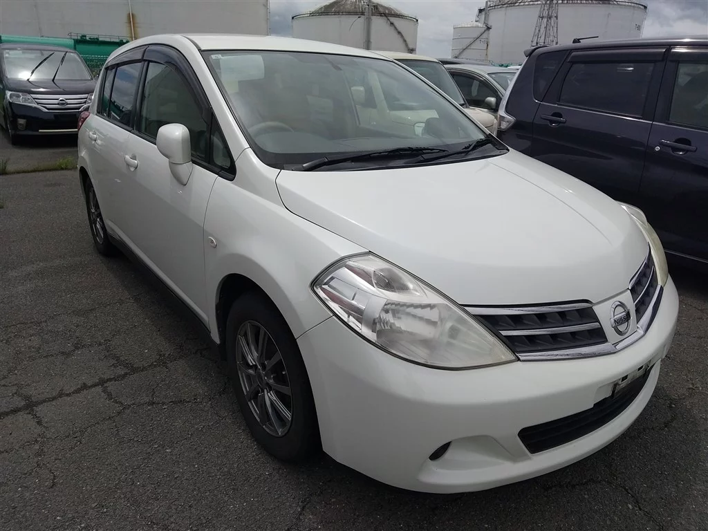 Nissan Tiida  с аукциона в Японии