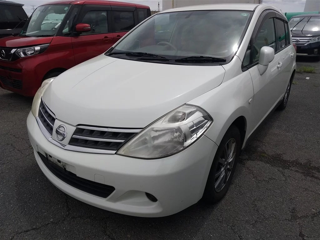 Nissan Tiida  с аукциона в Японии
