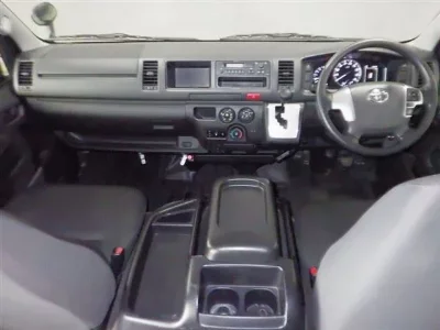 Toyota HiAce Commuter