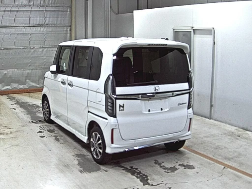 Honda N BOX CUSTOM  с аукциона в Японии