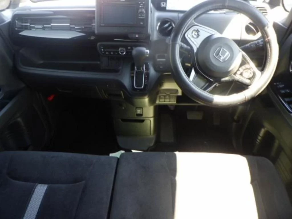 Honda N BOX CUSTOM  с аукциона в Японии