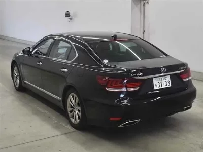 Lexus LS600hL