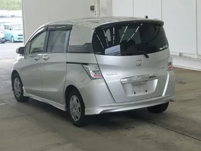 Honda Freed Spike