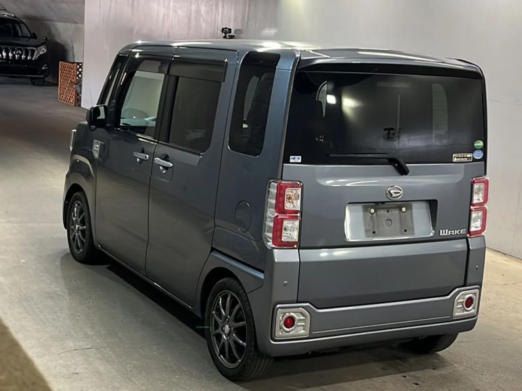 Daihatsu Wake  с аукциона в Японии