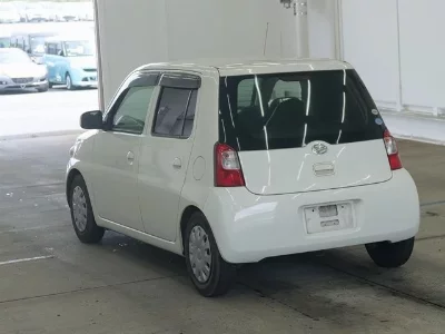 Daihatsu Esse