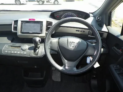 Honda Freed Spike