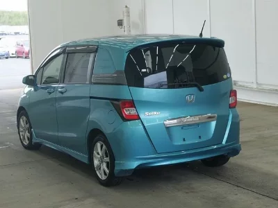 Honda Freed Spike