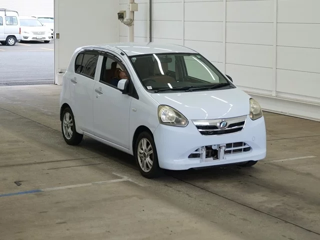 Daihatsu Mira e:S  с аукциона в Японии