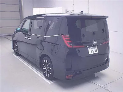TOYOTA NOAH