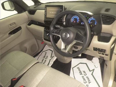 NISSAN ROOX