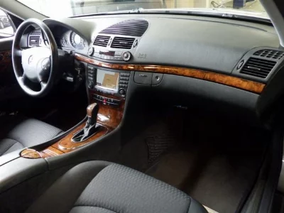 MERCEDES BENZ E CLASS