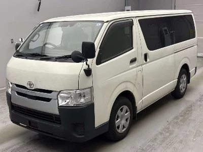 TOYOTA REGIUS VAN
