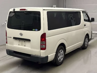 TOYOTA REGIUS VAN