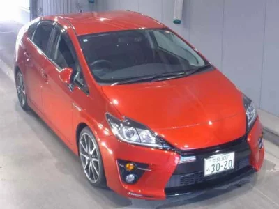 TOYOTA PRIUS