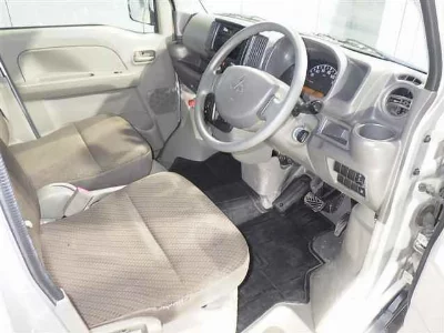 MITSUBISHI MINICAB