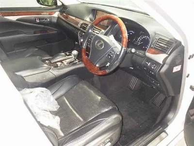 Lexus LS600h