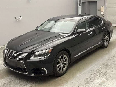 Lexus LS600hL