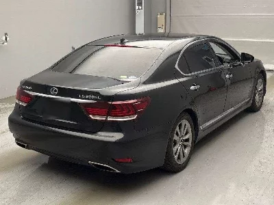Lexus LS600hL