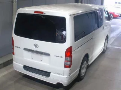 TOYOTA HIACE VAN